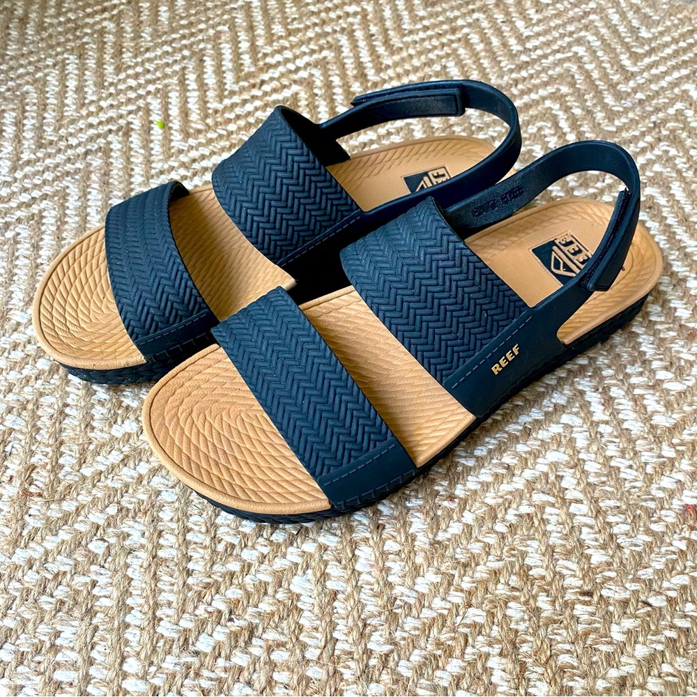 Reef Water Vista sandal size 8